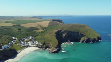 Portreath Limanı ve sahili Cornwall İngiltere insansız hava aracı 