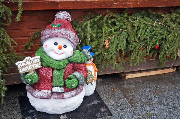 Figure Snowman Hat Standing Christmas Fair Winter Day —  Fotos de Stock