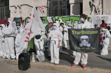  1 Ekim 2021: Milano sokaklarında gelecek için Fidays tarafından düzenlenen iklim olayı