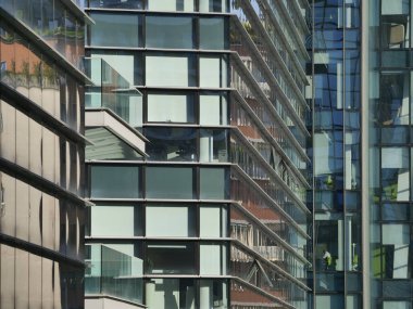  Milano, Lombardy, İtalya 'nın Porta nuova bölgesindeki yeni modern binanın ayrıntıları