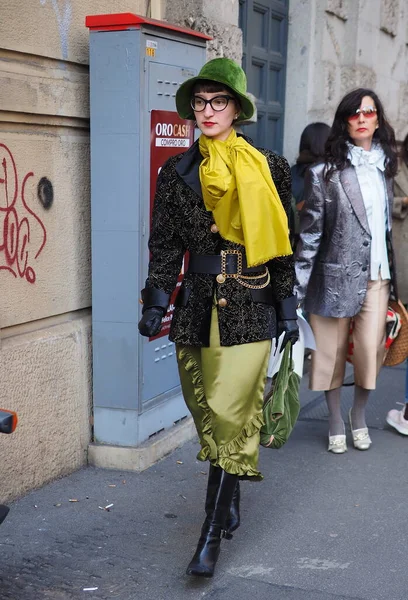 Mediolan Włochy Fashion Blogger Street Style Outfit Przed Pokazem Mody — Zdjęcie stockowe