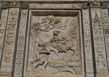 Pavia, Lombardy, İtalya 'daki La Certosa Kilisesi' ndeki heykeller