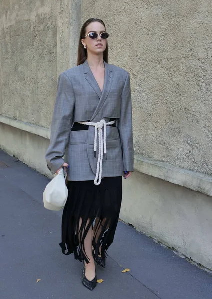 Fashion Blogger Καλεσμένοι Και Outfit Street Style Πριν Την Επίδειξη — Φωτογραφία Αρχείου