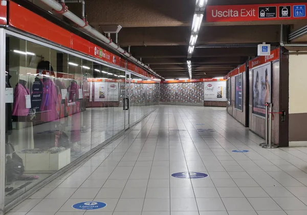 Станция Метро Cadorna Милане Cadorna Станция Линиях Миланского Метро Красной — стоковое фото