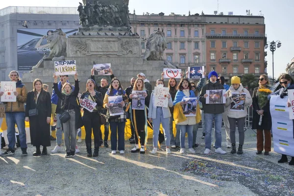 Protest Ukrainska Kvinnor Piazza Duomo Milano Mot Kriget Och Mot — Stockfoto