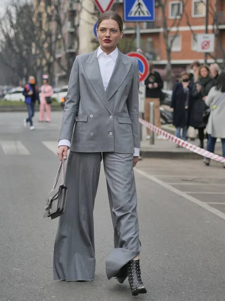 Fashion Blogger Straat Stijl Outfit Emporio Armani Modeshow Tijdens Milano — Stockfoto