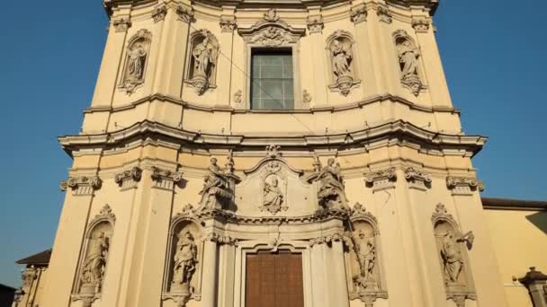 意大利伦巴第Bergamo Osio Sotto San Zeno教堂门面 — 图库视频影像