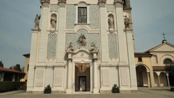 意大利伦巴第Bergamo Treviolo San Giorgio教堂门面 — 图库视频影像