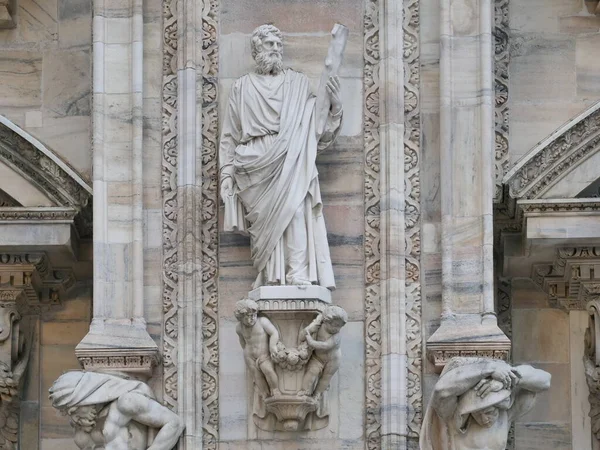  Milano Kubbesi, Lombardiya, İtalya Heykeli