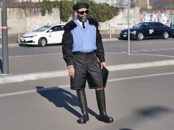 Fashion Blogger Street Style Outfit Voor Prada Modeshow Tijdens Milano — Stockfoto