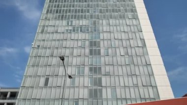 Maire Tecnimont gökdelen kulesi Porta Garibaldi bölgesinde, Milan, Lombardy.
