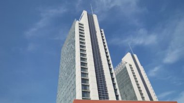  Maire Tecnimont ve Unicredit gökdelen kulesi Porta Garibaldi bölgesinde, Milan, Lombardy.