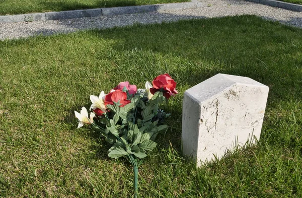 Field Musocco Cemetery Milan 128 Peoples Unknown Covid Victims Were — Stock Photo, Image