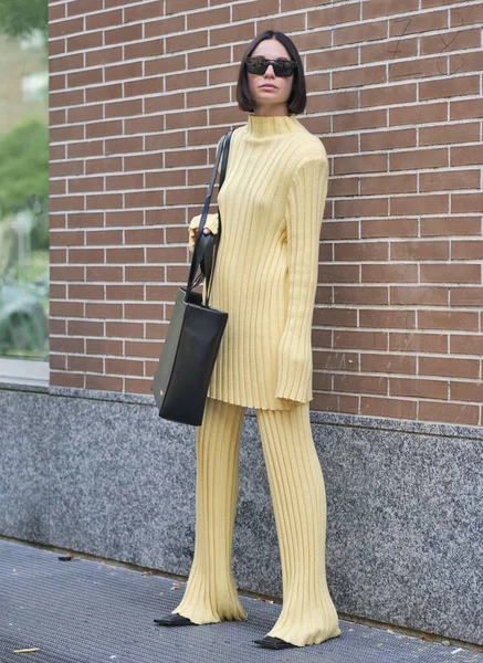 Fashio Blogger Street Style Outfit Dopo Sfilata Fendi Durante Settimana — Foto Stock