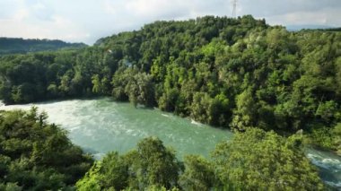 Adda Nehri manzarası, Cornate d 'Adda, Lombardy, İtalya