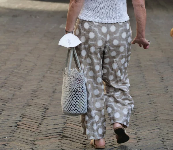 Masker För Att Begränsa Och Innehålla Covid Coronavirus Infektioner — Stockfoto