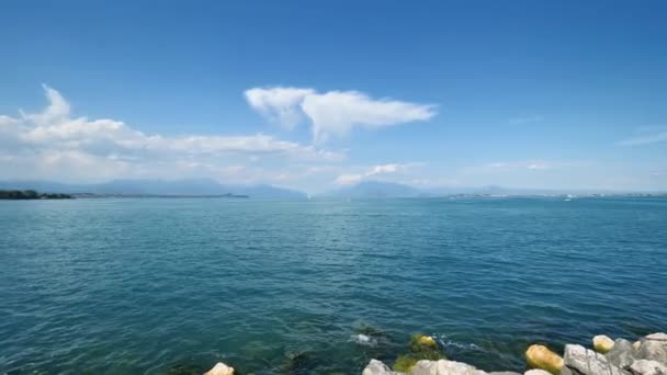 意大利伦巴第Desenzano Sul Garda Lake的观点 — 图库视频影像