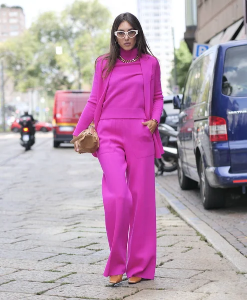 Fashion Blogger Street Style Outfit Simona Marziali Fashion Show Milano — ストック写真