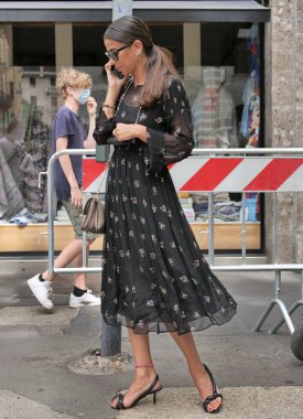 Fashion blogger street style outfit before Dolce & Gabbana fashion show during MFW spring/summer man collections