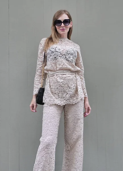 Fashion Blogger Street Style Outfit Dolce Gabbana Fashion Show Mfw — 스톡 사진