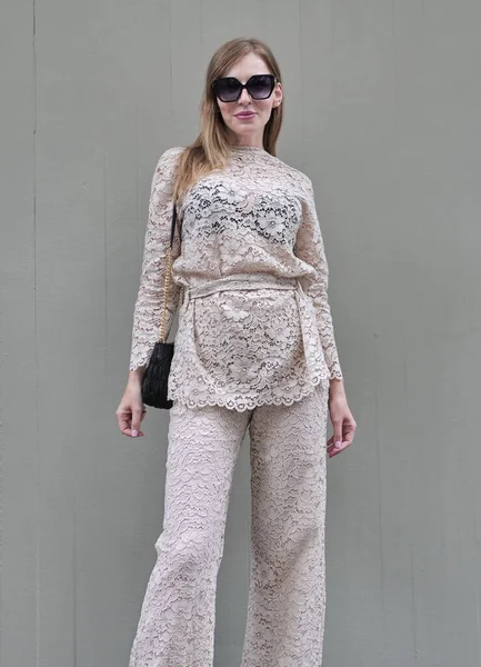 Fashion blogger street style outfit before Dolce & Gabbana fashion show during MFW spring/summer man collections