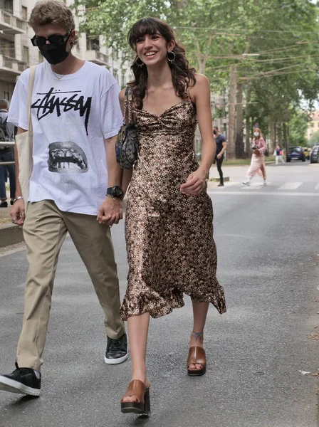 Φιλοξενούμενοι Και Bloggers Μόδας Street Style Εξαρτήσεις Πριν Dolce Gabbana — Φωτογραφία Αρχείου