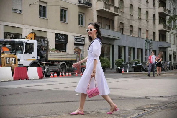 Fashion Blogger Street Style Outfit Dolce Gabbana Fashion Show Mfw — 图库照片