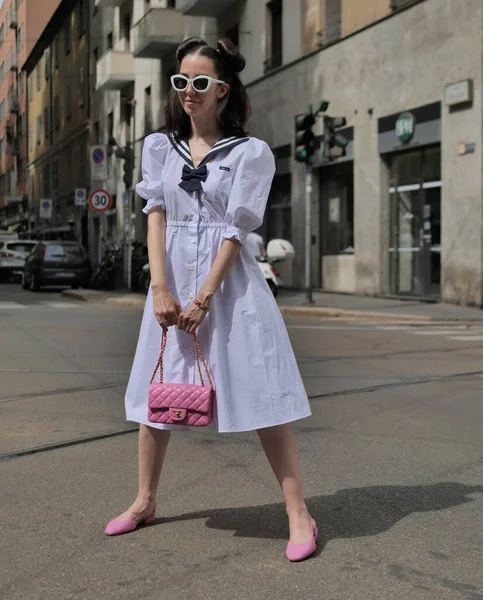Модный Блогер Надел Уличный Наряд Перед Показом Мод Dolce Gabbana — стоковое фото