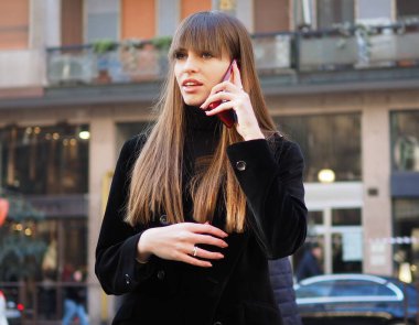  Fashion blogger street style outfit before Dolce & Gabbana fashion show during Milano fashion week fall/winter Man collections