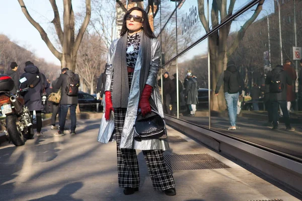 Fashion Blogger Street Style Outfit Avant Défilé Emporio Armani Lors — Photo