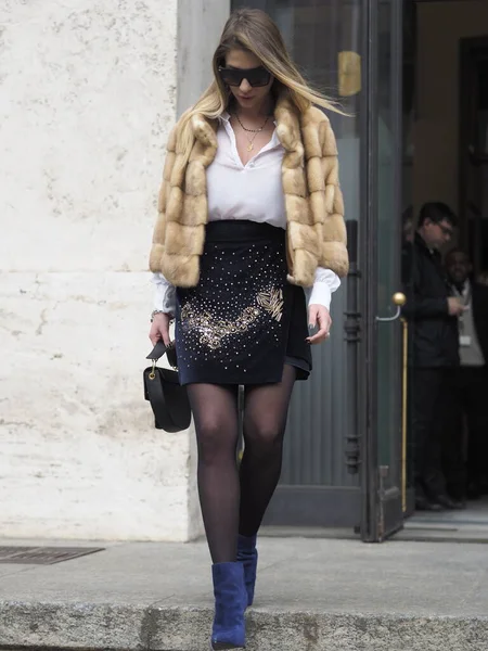 Street Style Outfit Före Frankie Morello Modevisning Milano Fashion Week — Stockfoto