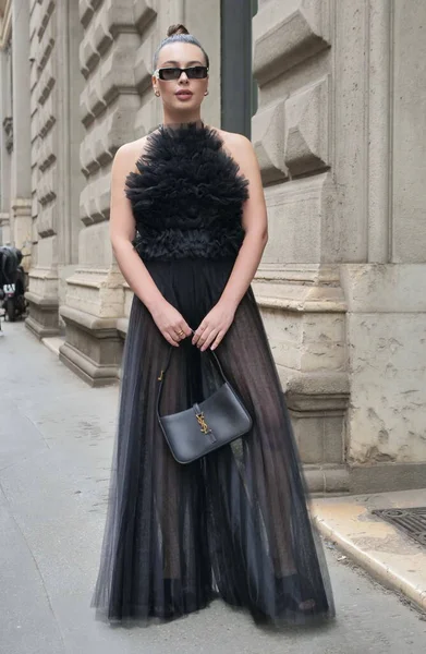 Módní Žena Street Style Outfit Před Módní Přehlídkou Calcaterra Miláně — Stock fotografie