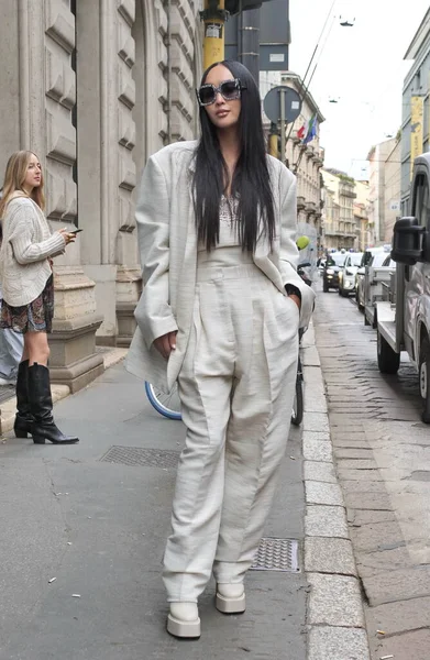 Модний Жіночий Стиль Одягу Вулиці Перед Показом Моди Мілані Під — стокове фото