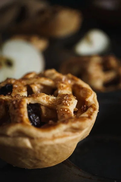 Mini Apple Pie Tarts Dunklen Stil Food Image Frisch Gebackenes — Stockfoto