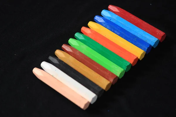 Pastelkové Tužky Krásnými Světlými Barvami Pro Kreslení Malování — Stock fotografie