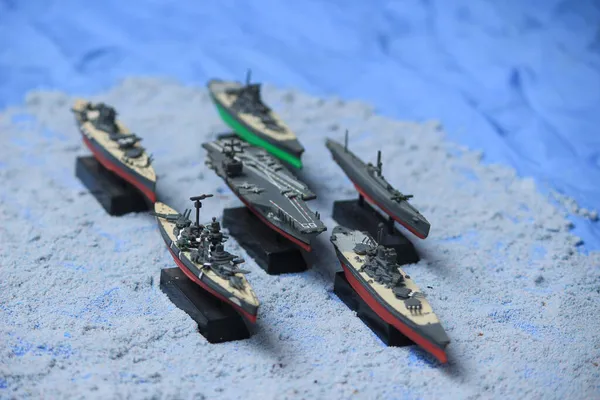 Line Van Miniatuur Slagschepen Bestaat Uit Enterprise Carrier Onderzeeër Het — Stockfoto