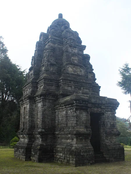 印度尼西亚中爪哇Dieng的Candi Bima的历史旅游独特建筑是加林加王国的古老寺庙遗迹 — 图库照片