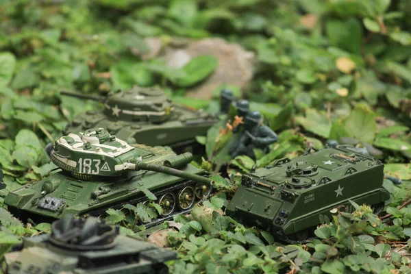 Infantería Miniatura Caballería Tanques Están Siendo Estacionados Bosque Campo Batalla —  Fotos de Stock