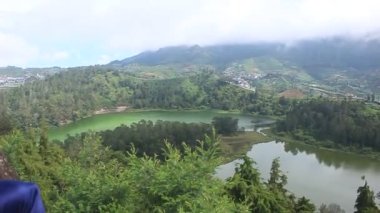 Harika Warna Gölü Turizmi Dieng, Wonosobo Regency, Central Java, Endonezya 'da güzel ve romantik doğal panoramayla.