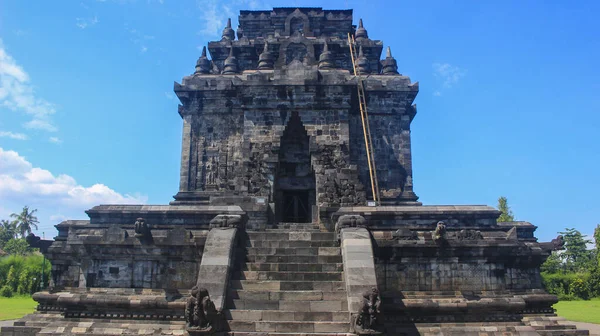 Экзотика Мендутского Храма Индонезии Красивым Голубым Небом Фон Является Буддийским — стоковое фото