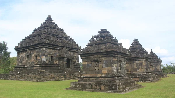 Yogyakarta 'daki Ijo tapınağının mimarisi olan Ijo tapınağı, Yogyakarta' daki en yüksek tapınaktır. M.S. 850 'de antik Mataram krallığı tarafından inşa edildi.