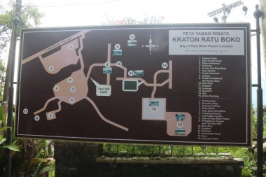 Yogyakarta 'daki Ratu Boko Sarayı' nda tarihi turizmin egzotizmi. Bu alan Antik Mataram Krallığı zamanında inşa edildi..