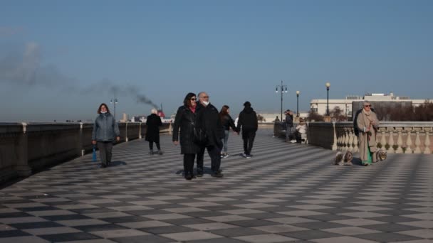 Λιβόρνο Τοσκάνη Ιταλία Φεβρουαρίου 2022 Άνθρωποι Περπατούν Στον Ελεύθερο Χρόνο — Αρχείο Βίντεο