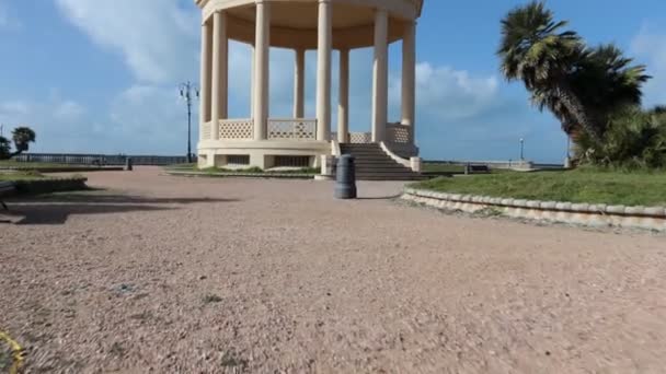 Pov Erschossen Fuß Richtung Gazebo Dem Tempel Zentrum Der Erstaunlichen — Stockvideo