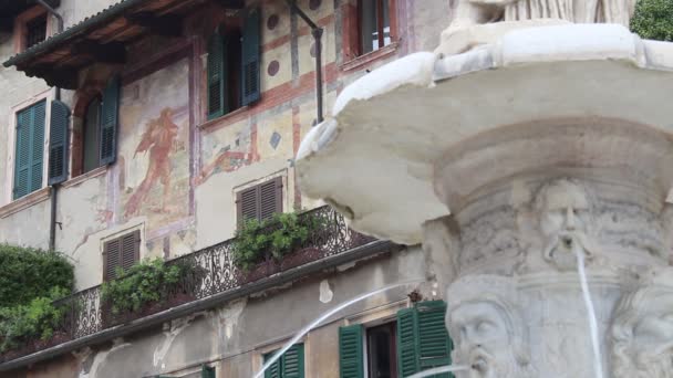 Palácio Afrescado Atrás Fonte Madonna Verona Piazza Delle Erbe Verona — Vídeo de Stock