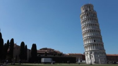 İnanılmaz Piazza dei Miracoli 'deki Eğik Pisa Kulesi' nin Zaman Hızı.