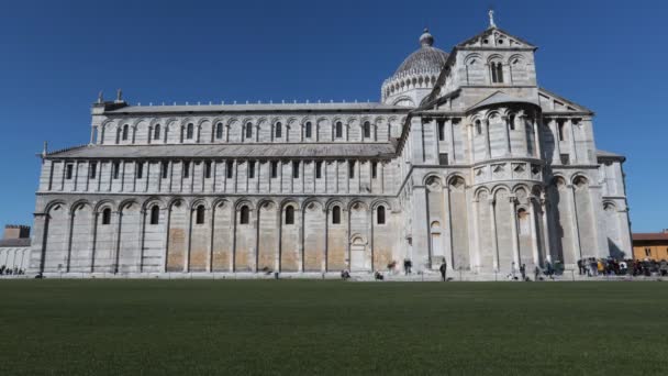 Nanılmaz Piazza Dei Miracoli Ziyaret Eden Turist Kalabalığıyla Pisa Katedrali — Stok video