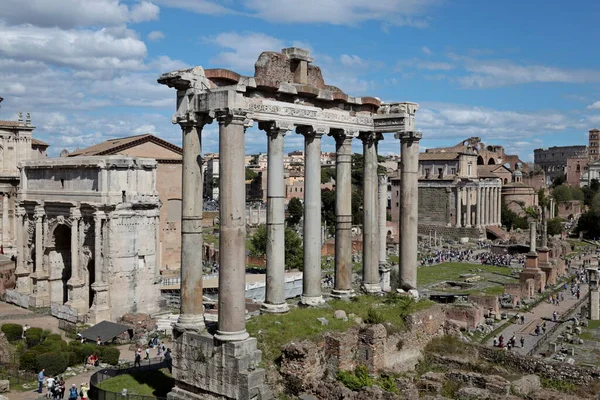 Roman Forum Rome Crowd Tourists Visiting Ruins Ancient Imperial City — 스톡 사진