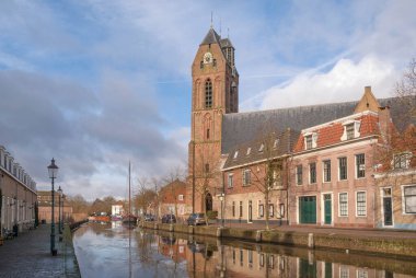 Hollandsche IJssel nehri boyunca uzanan Hollanda tarihi kenti Oudewater