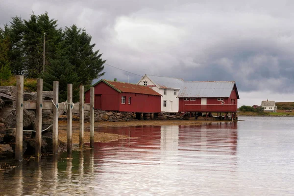 Wooden Houses Built Poles Bay Atlantic Coast Close Norwegian Village — Stock Photo, Image